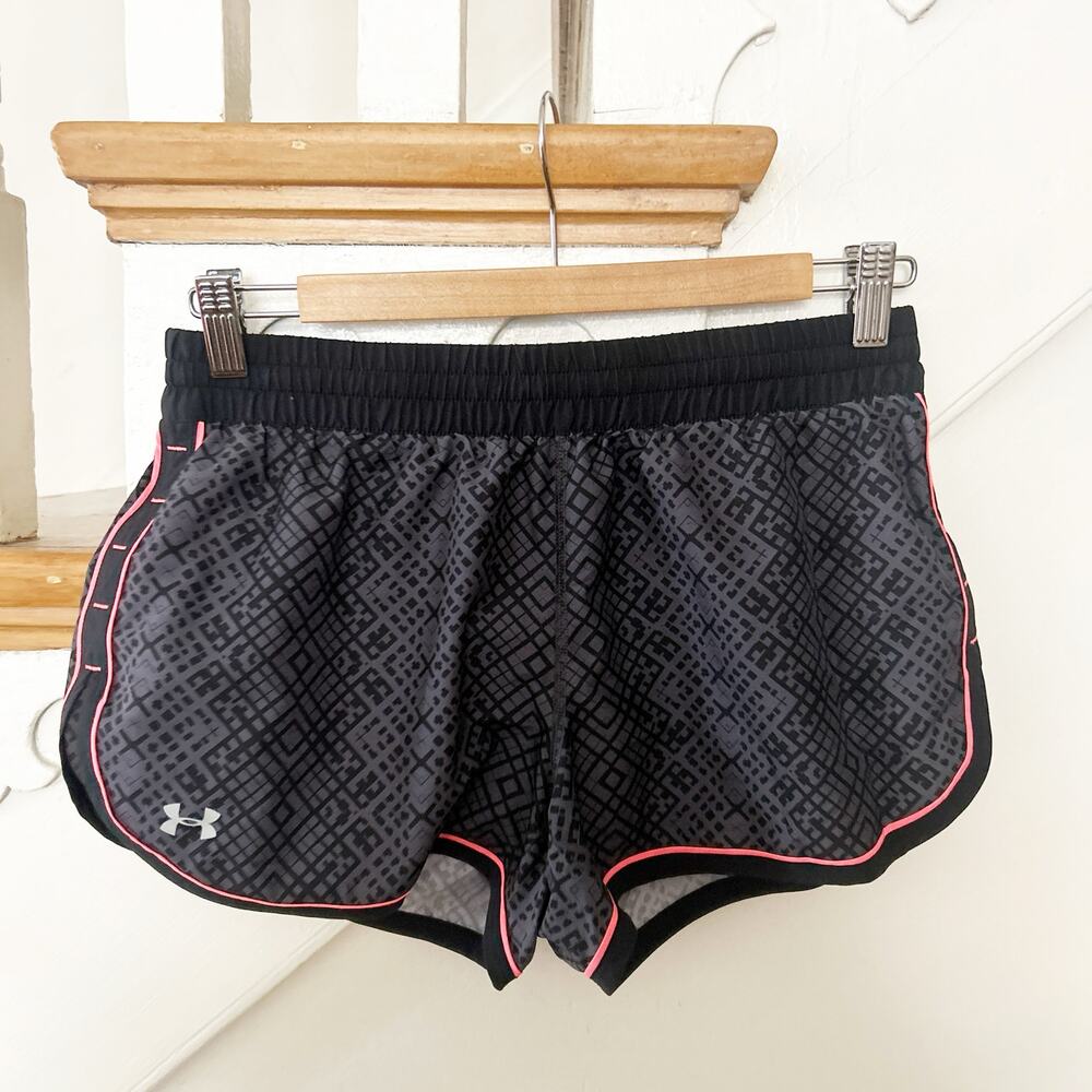 Under Armour HeatGear Black Patterned Athletic Running Shorts Pink Trim Sz XS